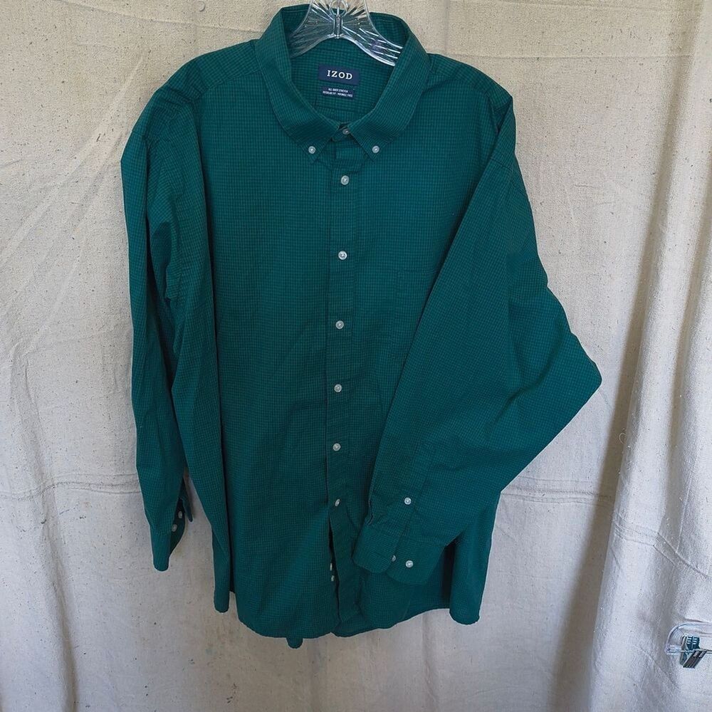 IZOD  Men's XXL Green Plaid Long Sleeve Button Down Shirt